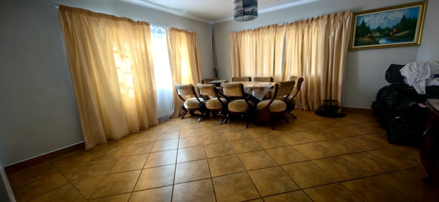 5 Bedroom Property for Sale in Parys Free State